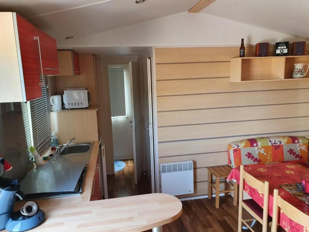Mobil Home Avec Spacieuse Terrasse A Meschers Proche De Royan 외부 사진